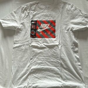 Nike Air almost brand new tee